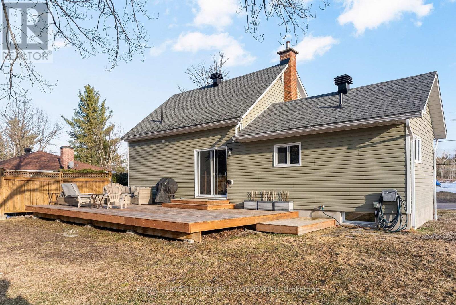 11753 Round Lake Road, Laurentian Valley, Ontario K8A 0K9 - Photo 38 - X12995848