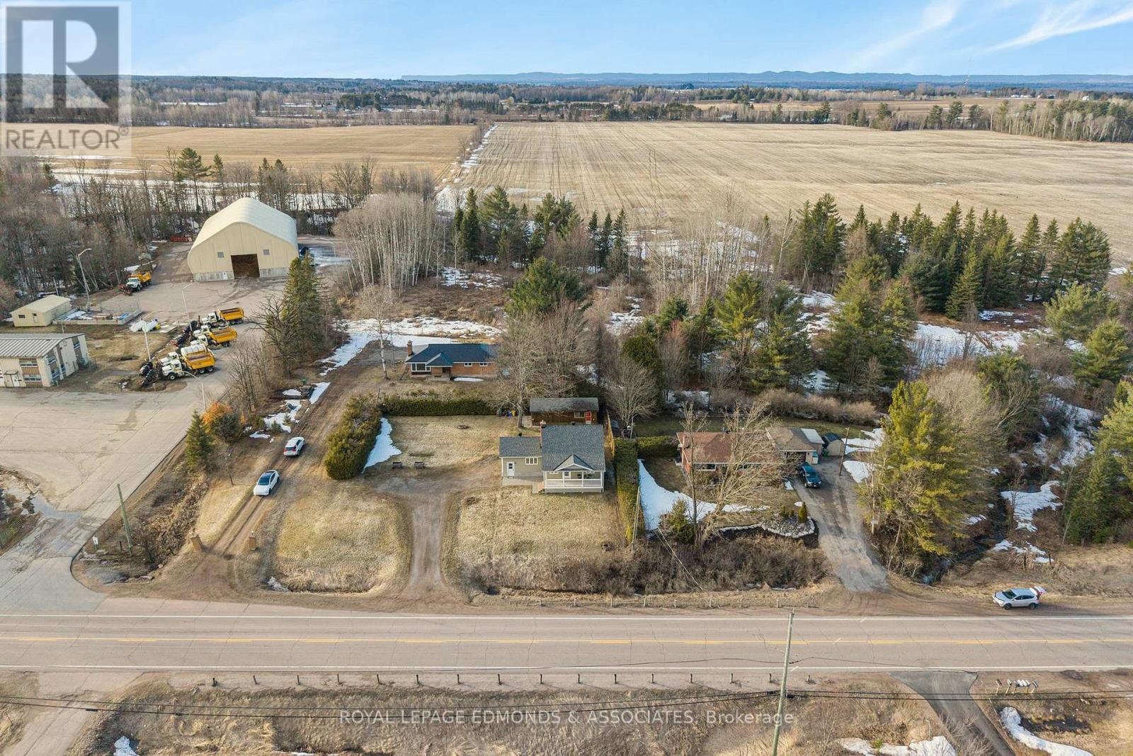 11753 Round Lake Road, Laurentian Valley, Ontario K8A 0K9 - Photo 48 - X12995848