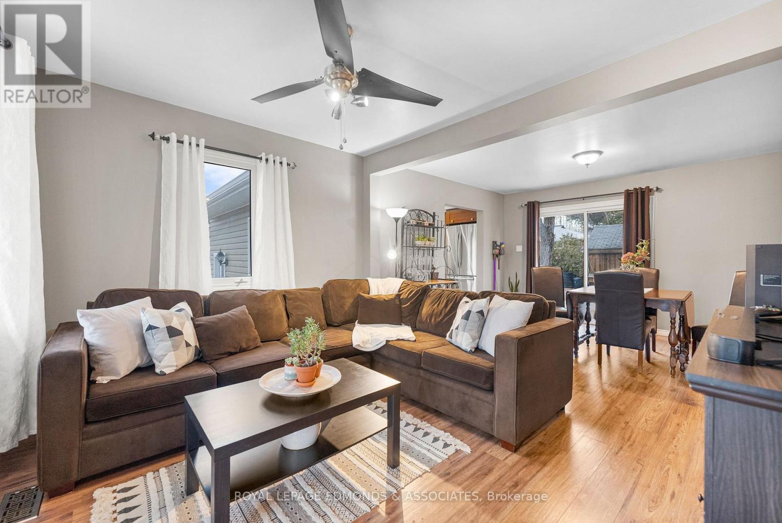 11753 Round Lake Road, Laurentian Valley, Ontario K8A 0K9 - Photo 7 - X12995848