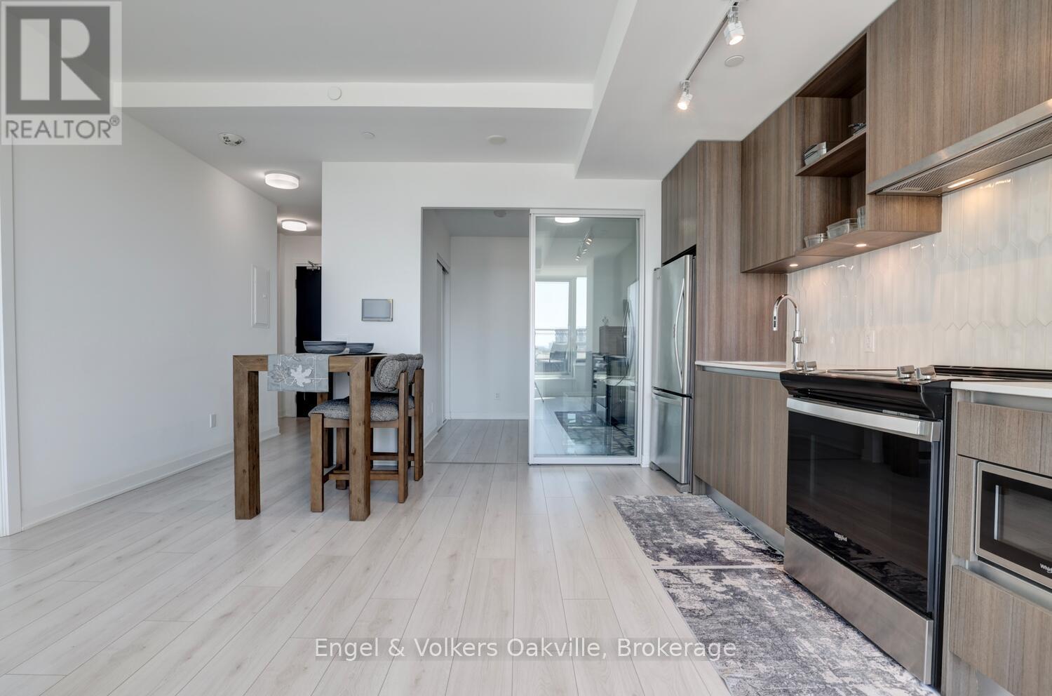 307 - 405 Dundas Street W, Oakville, Ontario  L6M 5P9 - Photo 11 - W12995856