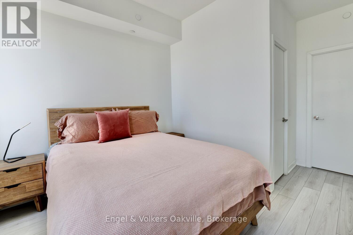 307 - 405 Dundas Street W, Oakville, Ontario  L6M 5P9 - Photo 17 - W12995856