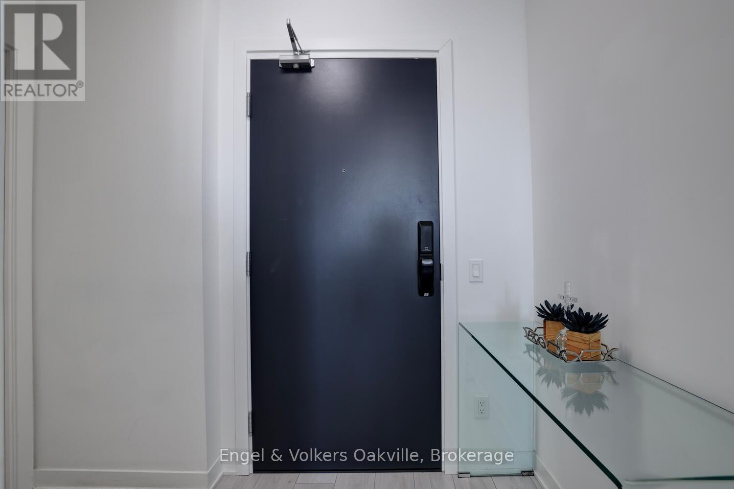 307 - 405 Dundas Street W, Oakville, Ontario  L6M 5P9 - Photo 8 - W12995856