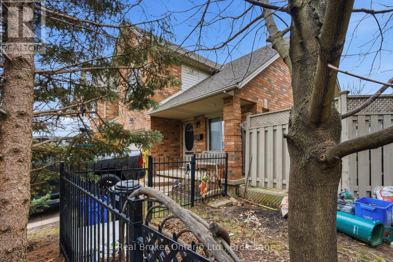 189 Livingston Avenue, Grimsby, Ontario  L3M 5M3 - Photo 10 - X12995874