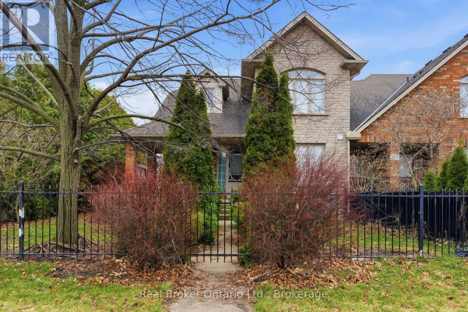 189 Livingston Avenue, Grimsby, Ontario  L3M 5M3 - Photo 16 - X12995874