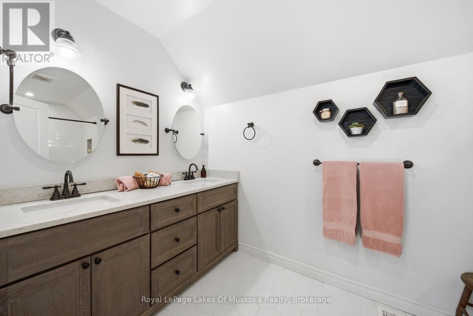 1872 Marchmont Road, Severn, Ontario  L3V 0V6 - Photo 29 - S12995902