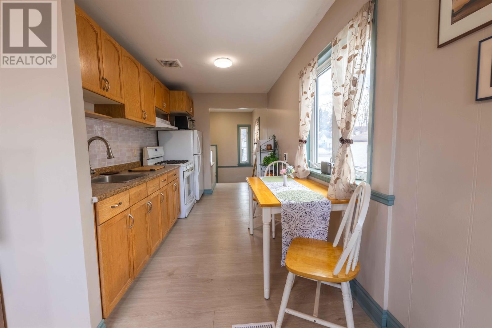 608 Gore St W, Thunder Bay, Ontario  P7E 3S3 - Photo 4 - TB2600696