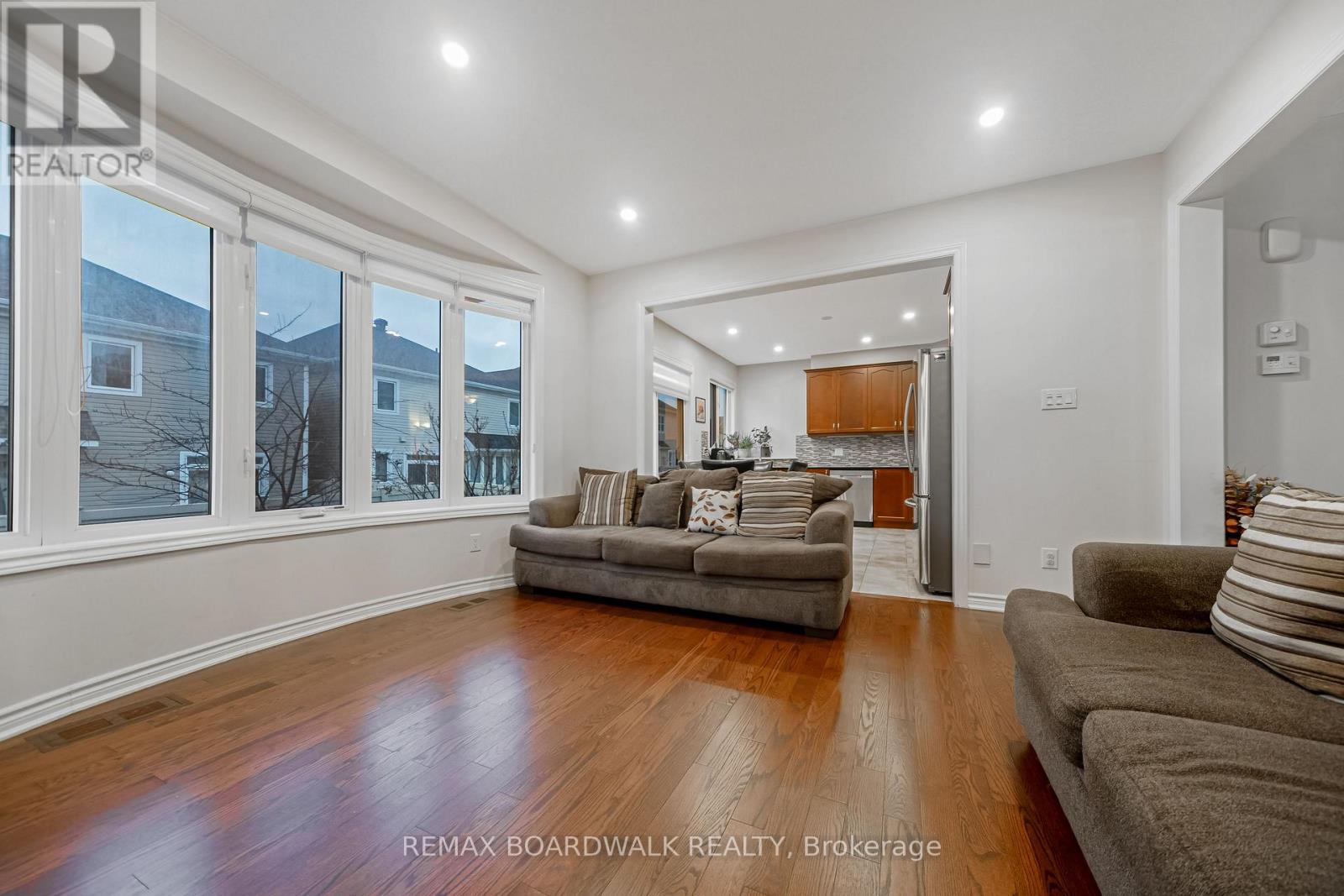 161 Flowing Creek Circle, Ottawa, Ontario  K2M 0K2 - Photo 6 - X12994114