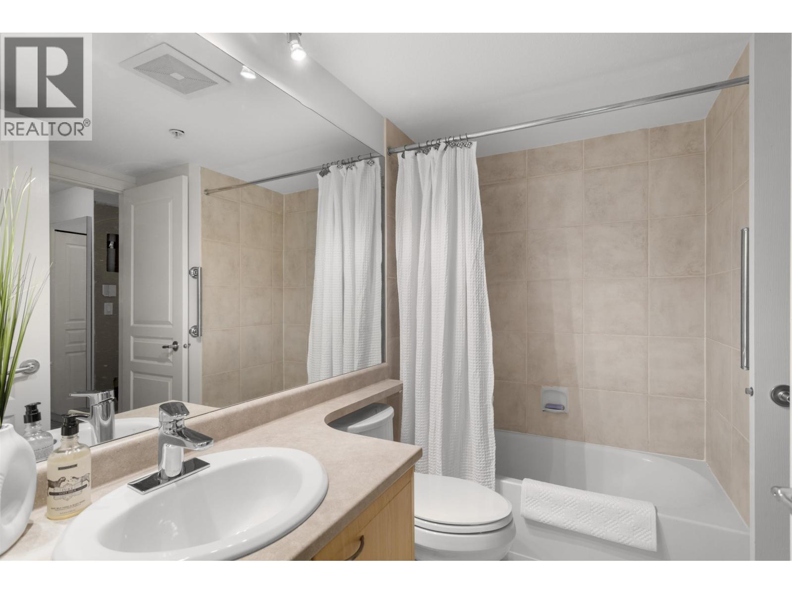 210 7383 Griffiths Drive, Burnaby, British Columbia  V5E 4M8 - Photo 14 - R3111067