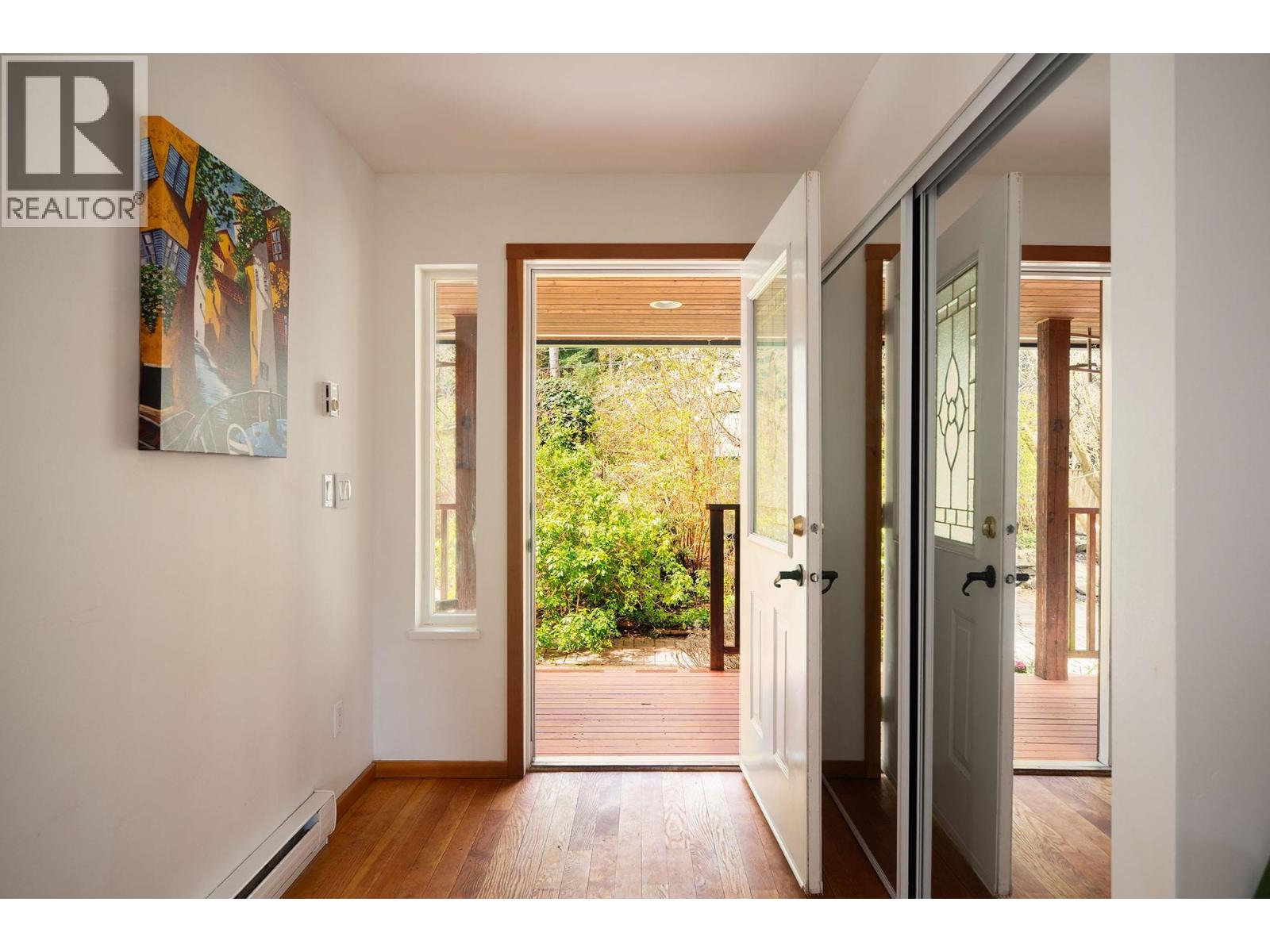 1347 Eagle Cliff Road, Bowen Island, British Columbia  V0N 1G1 - Photo 3 - R3111069