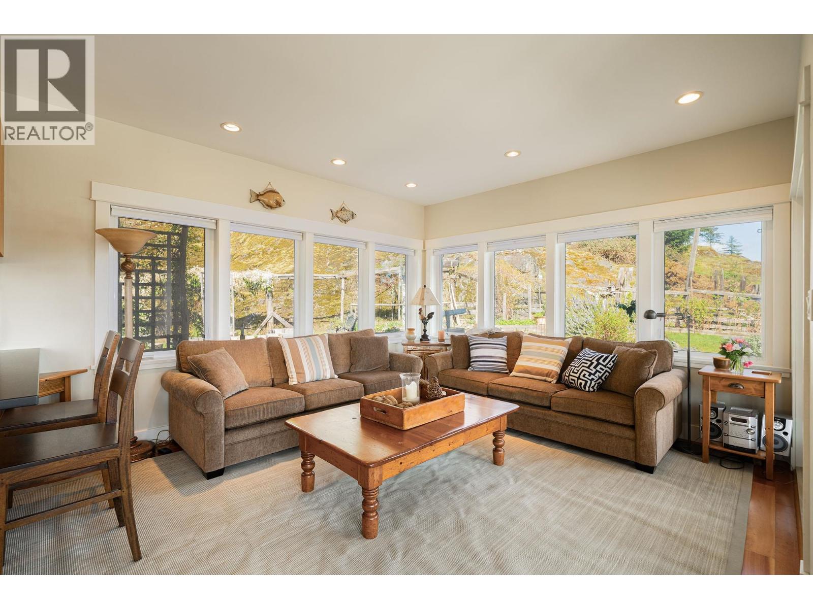 889 Cowan Point Drive, Bowen Island, British Columbia  V0N 1G2 - Photo 16 - R3111070