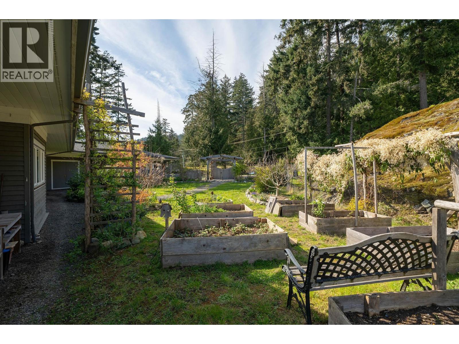 889 Cowan Point Drive, Bowen Island, British Columbia  V0N 1G2 - Photo 33 - R3111070