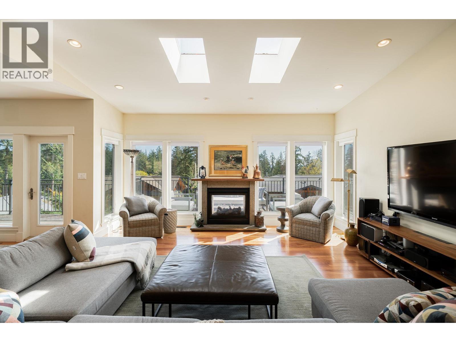 889 Cowan Point Drive, Bowen Island, British Columbia  V0N 1G2 - Photo 5 - R3111070