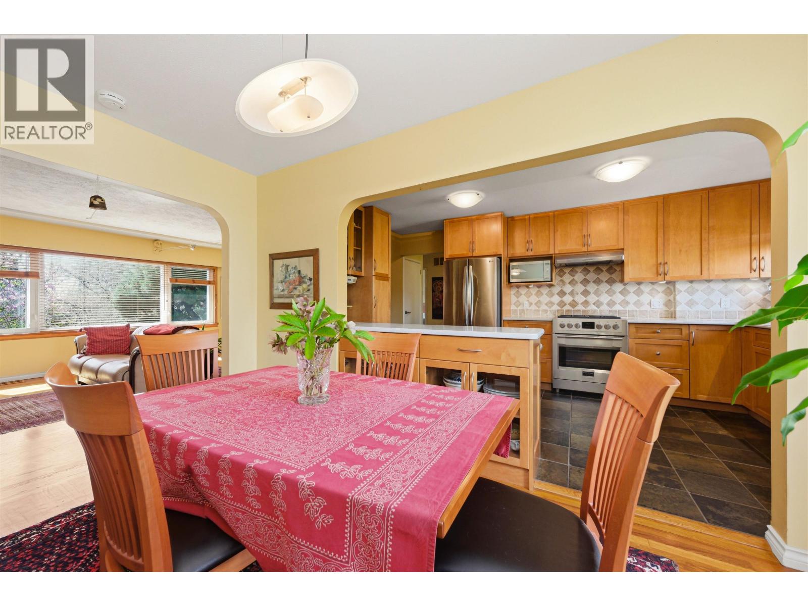 818 E 6th Street, North Vancouver, British Columbia  V7L 1R7 - Photo 17 - R3111072