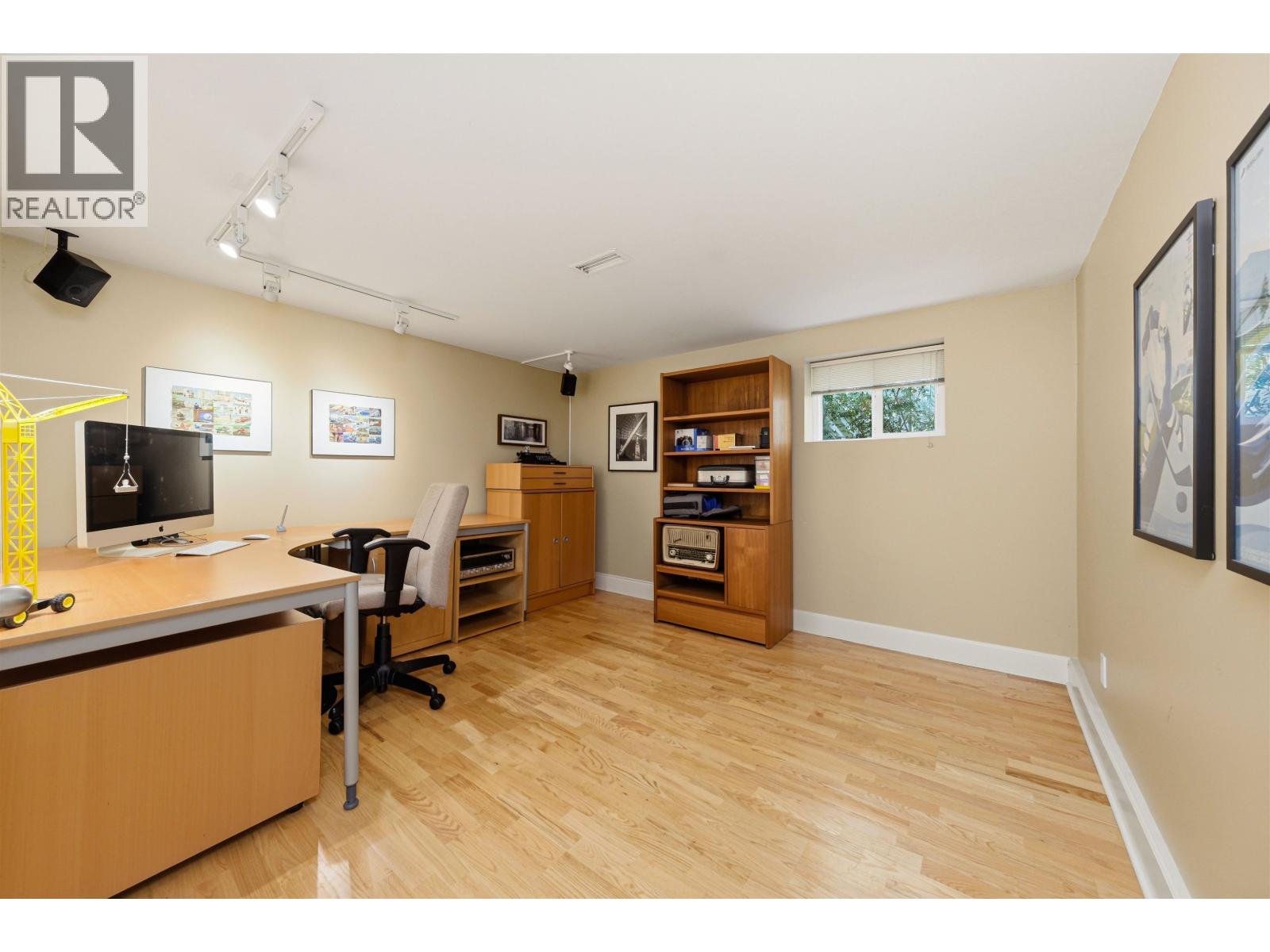 818 E 6th Street, North Vancouver, British Columbia  V7L 1R7 - Photo 26 - R3111072