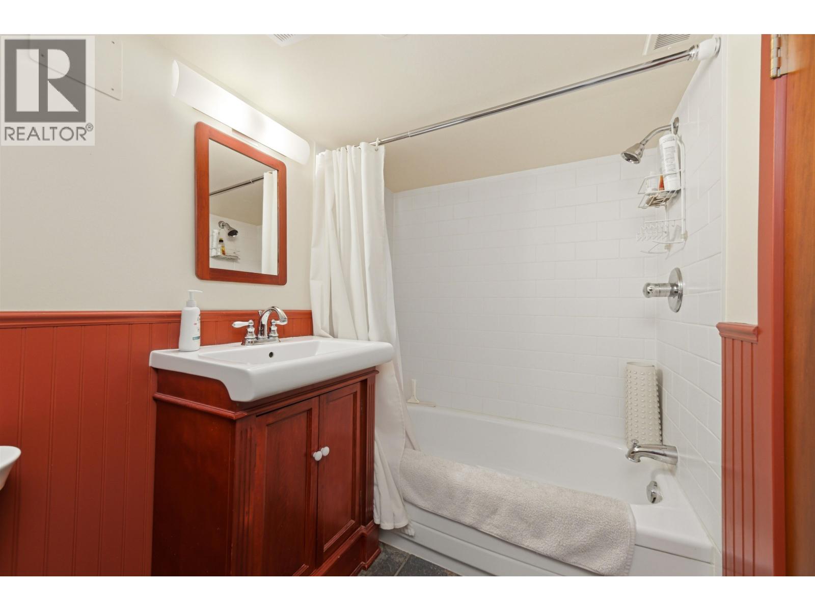 818 E 6th Street, North Vancouver, British Columbia  V7L 1R7 - Photo 27 - R3111072