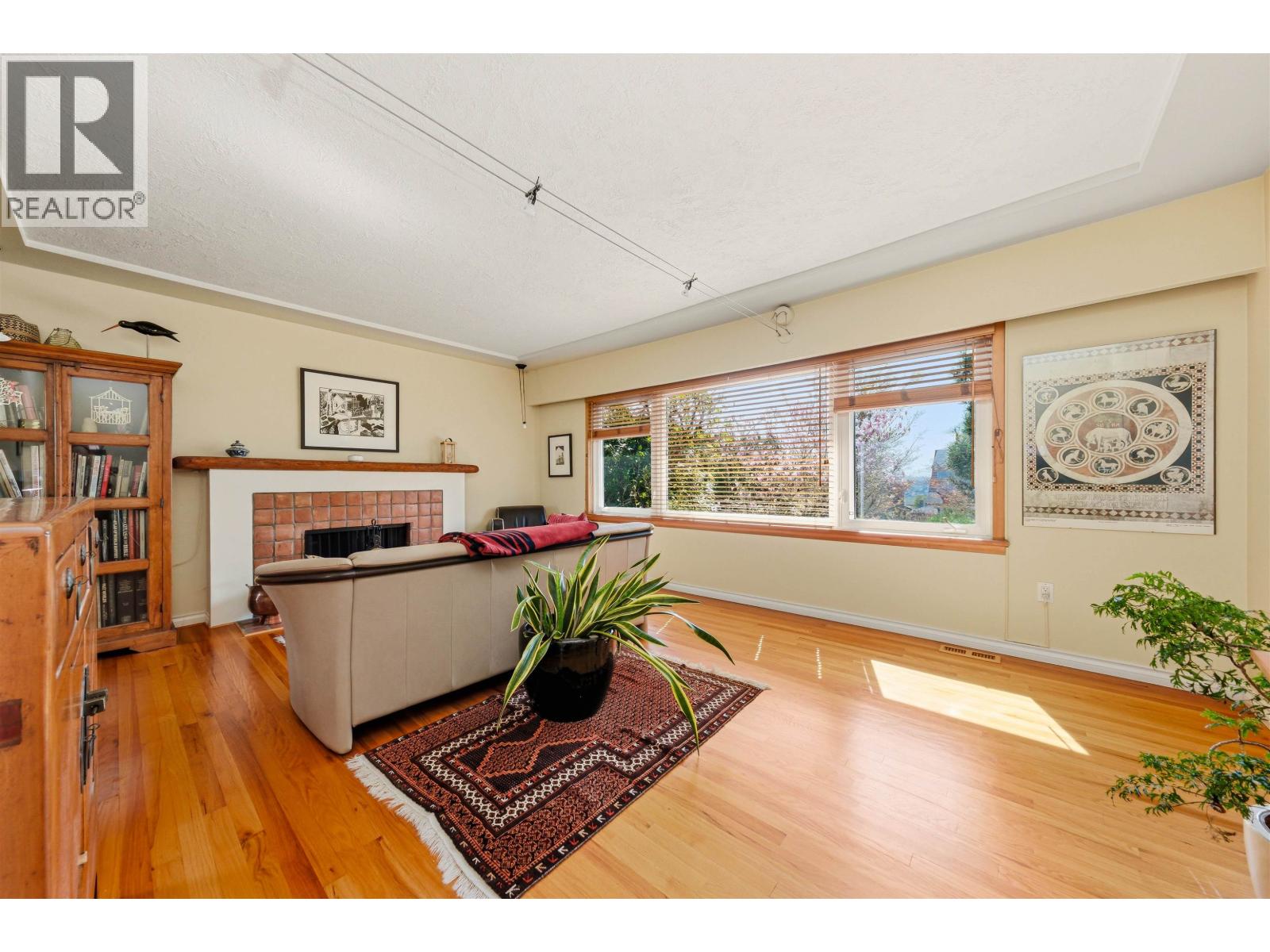 818 E 6th Street, North Vancouver, British Columbia  V7L 1R7 - Photo 7 - R3111072