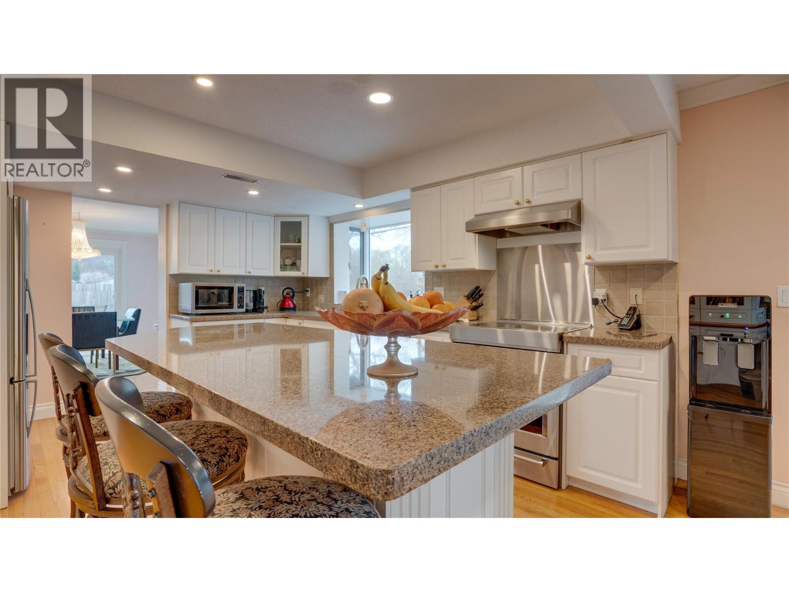 12300 Kalamalka Road, Coldstream, British Columbia  V1B 1M6 - Photo 13 - 10378460