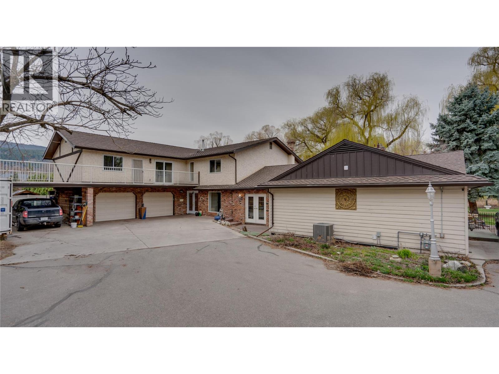 12300 Kalamalka Road, Coldstream, British Columbia  V1B 1M6 - Photo 3 - 10378460