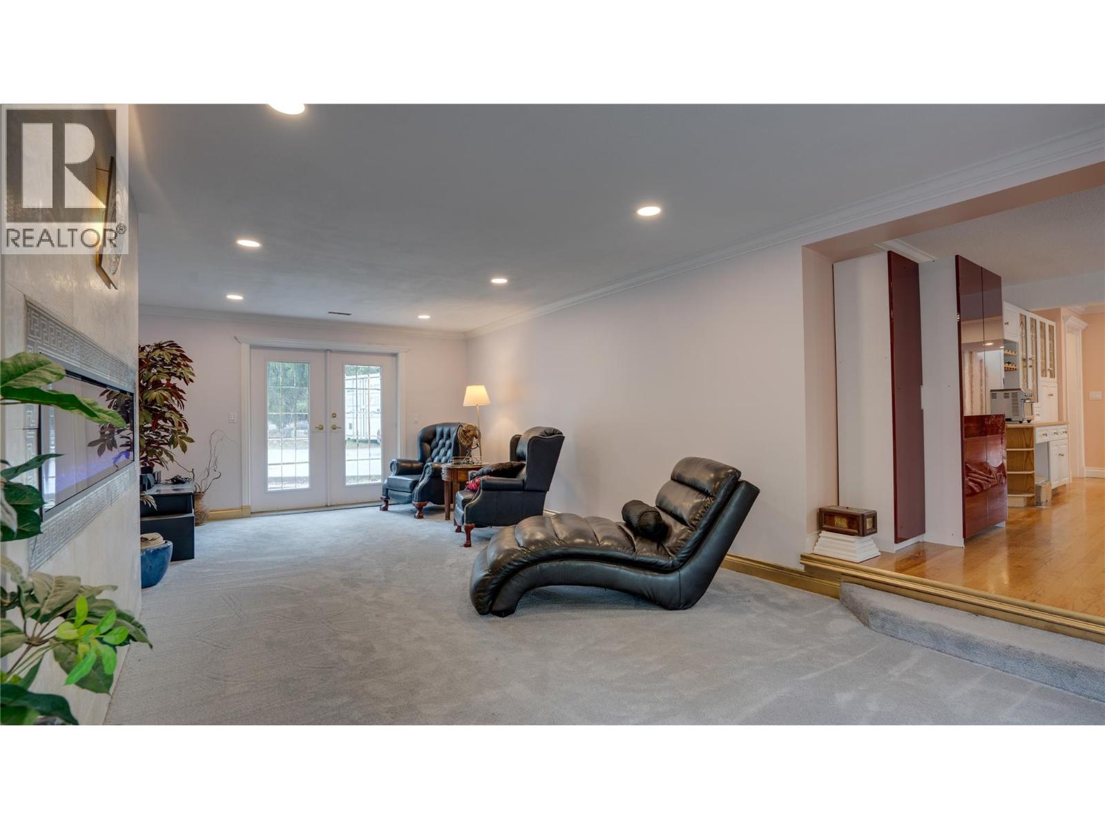 12300 Kalamalka Road, Coldstream, British Columbia  V1B 1M6 - Photo 17 - 10378460