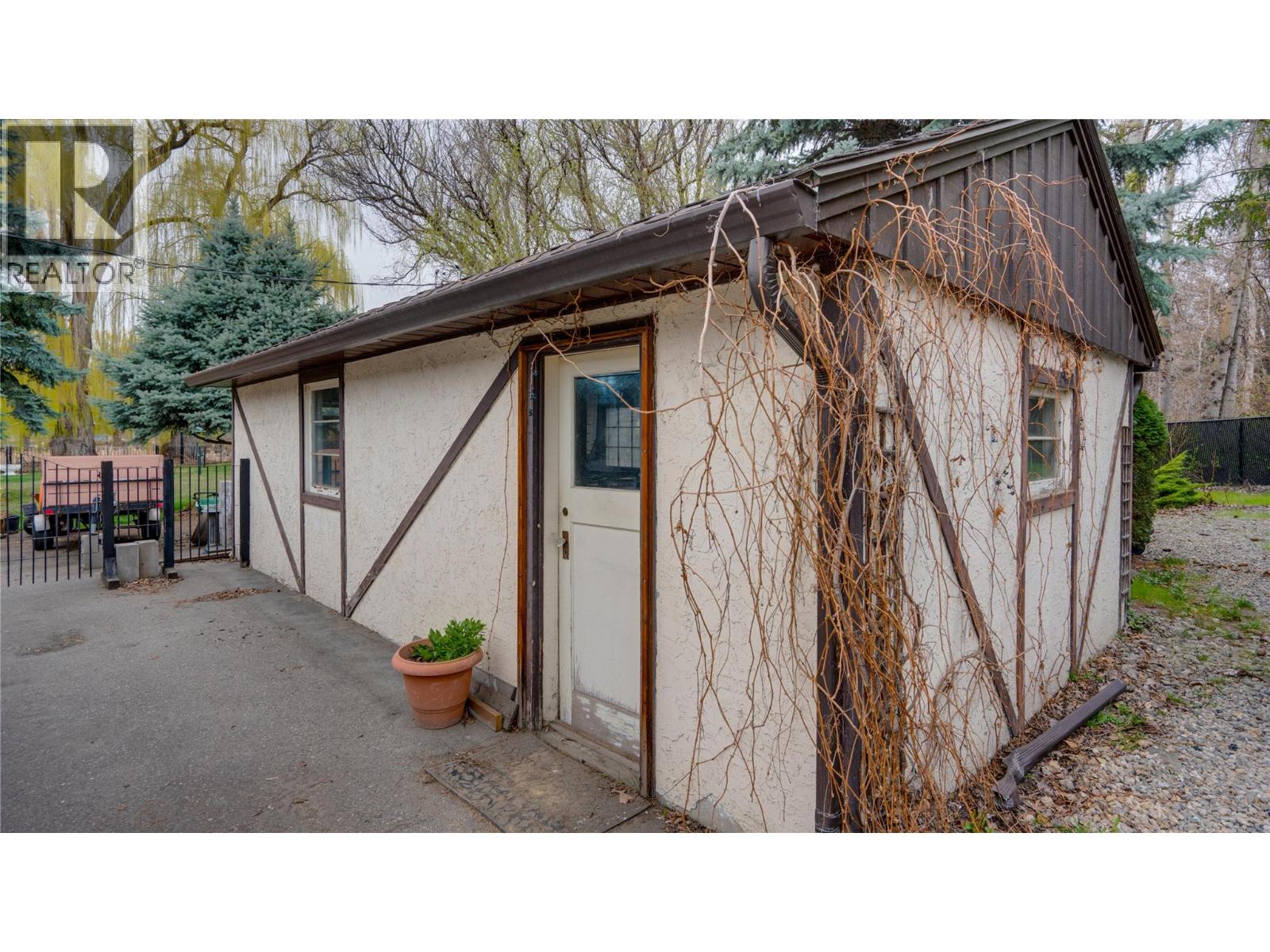 12300 Kalamalka Road, Coldstream, British Columbia  V1B 1M6 - Photo 47 - 10378460