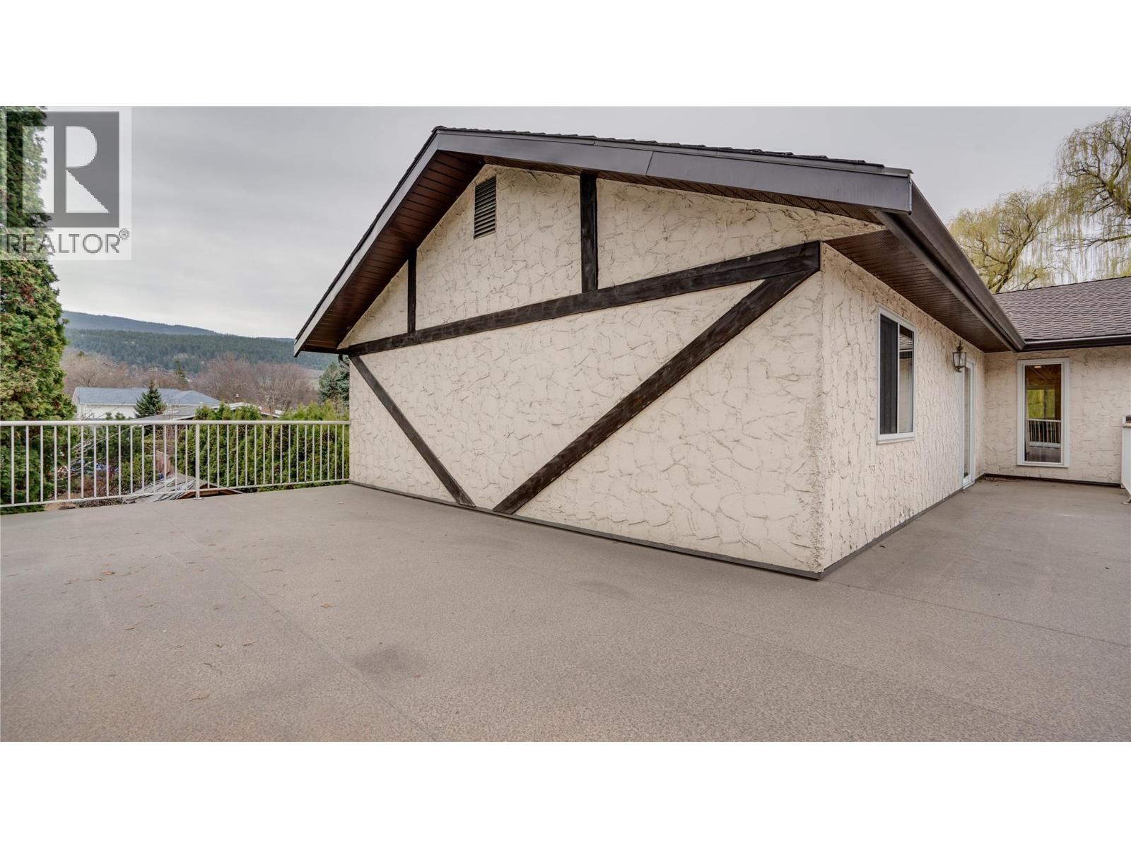 12300 Kalamalka Road, Coldstream, British Columbia  V1B 1M6 - Photo 36 - 10378460