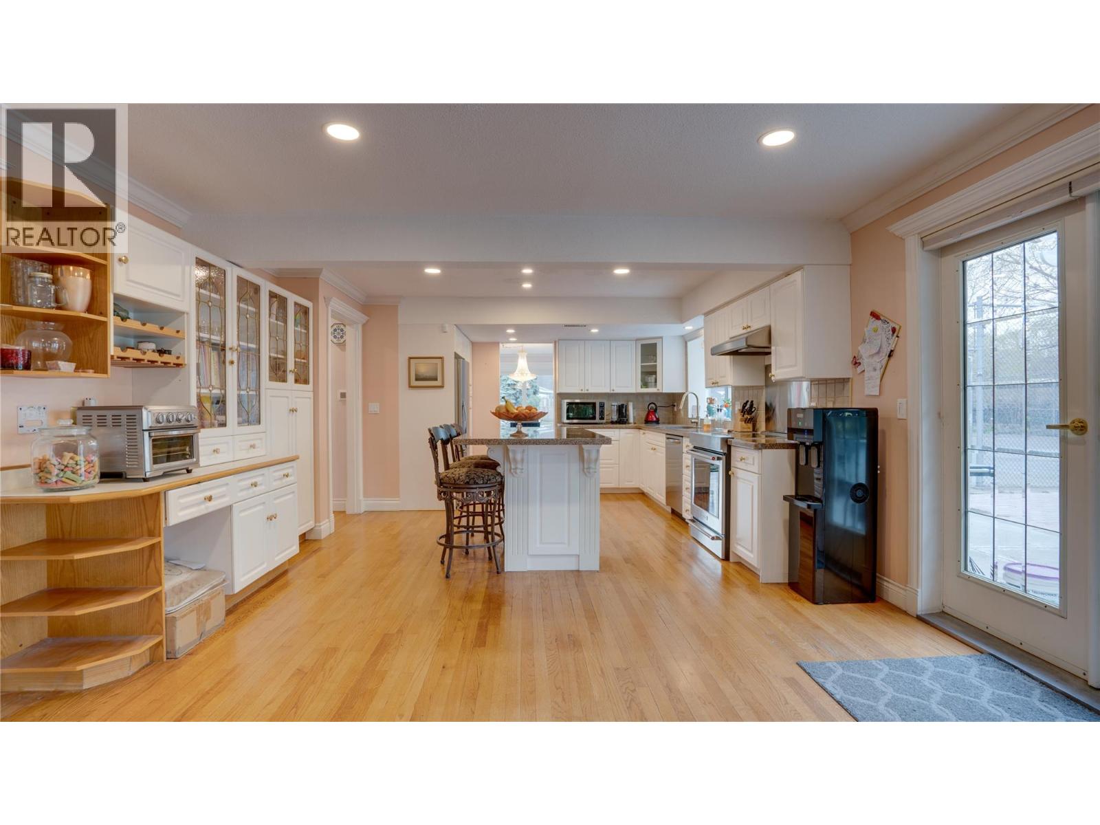 12300 Kalamalka Road, Coldstream, British Columbia  V1B 1M6 - Photo 12 - 10378460