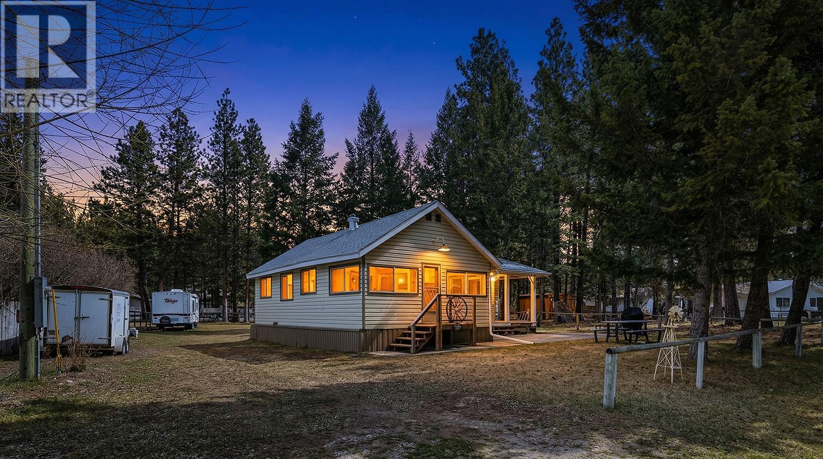 6318 Balsam Road, Wasa, British Columbia  V0B 2K0 - Photo 1 - 10382720