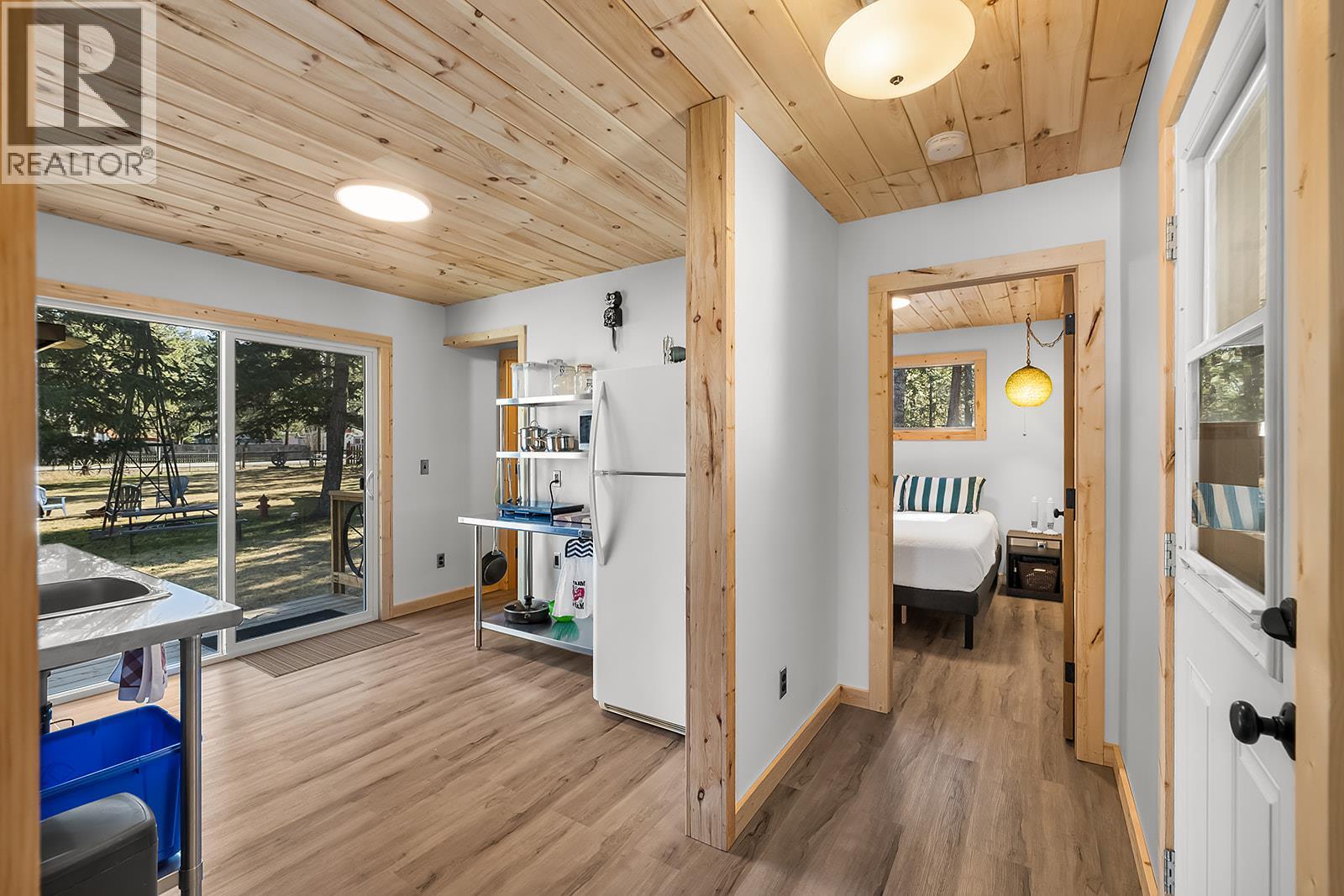 6318 Balsam Road, Wasa, British Columbia  V0B 2K0 - Photo 21 - 10382720