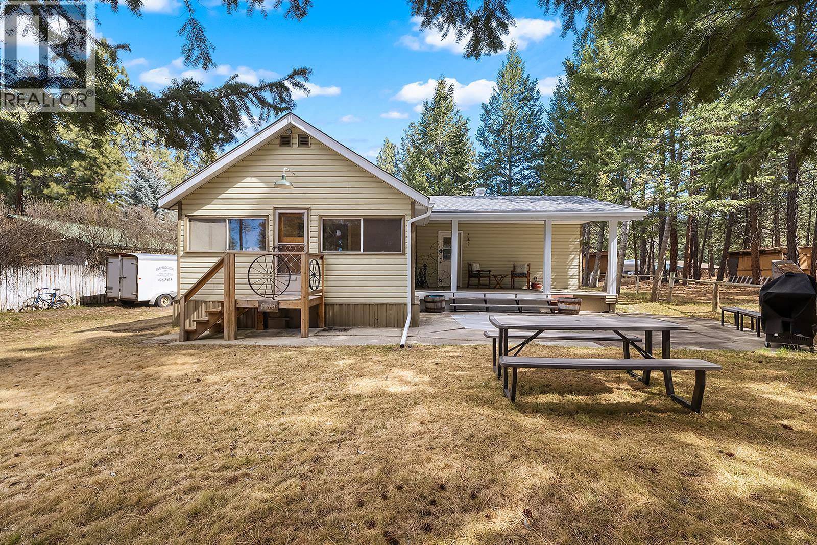 6318 Balsam Road, Wasa, British Columbia  V0B 2K0 - Photo 4 - 10382720