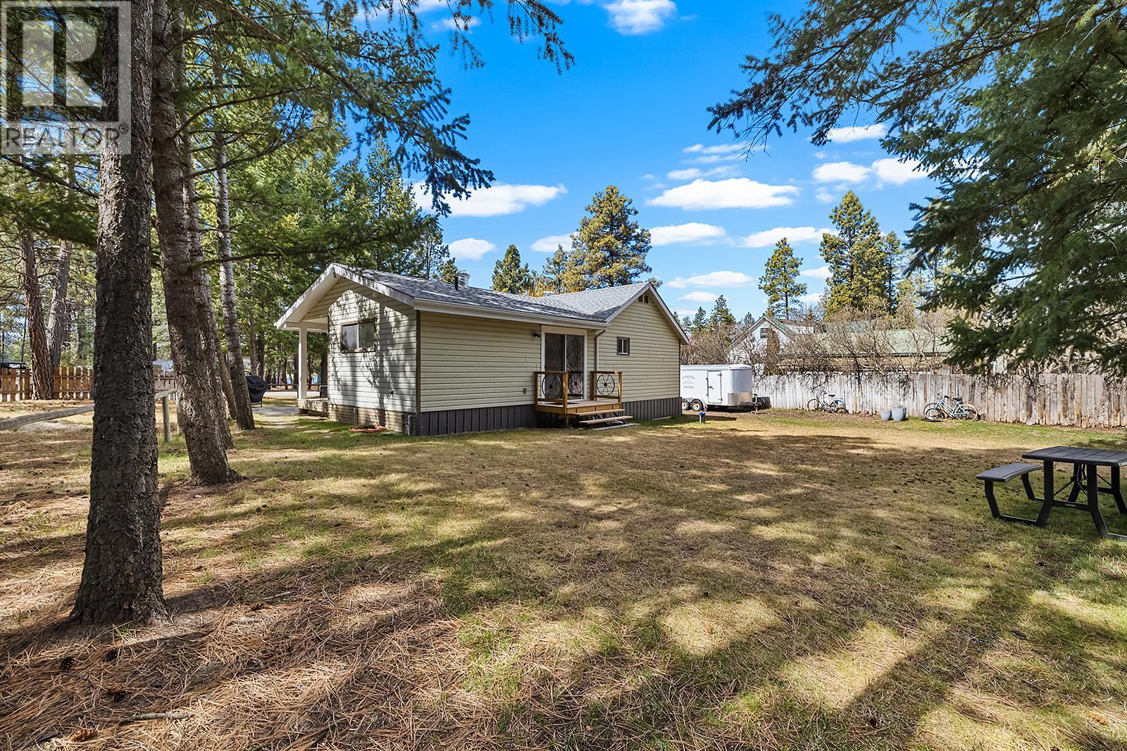 6318 Balsam Road, Wasa, British Columbia  V0B 2K0 - Photo 7 - 10382720