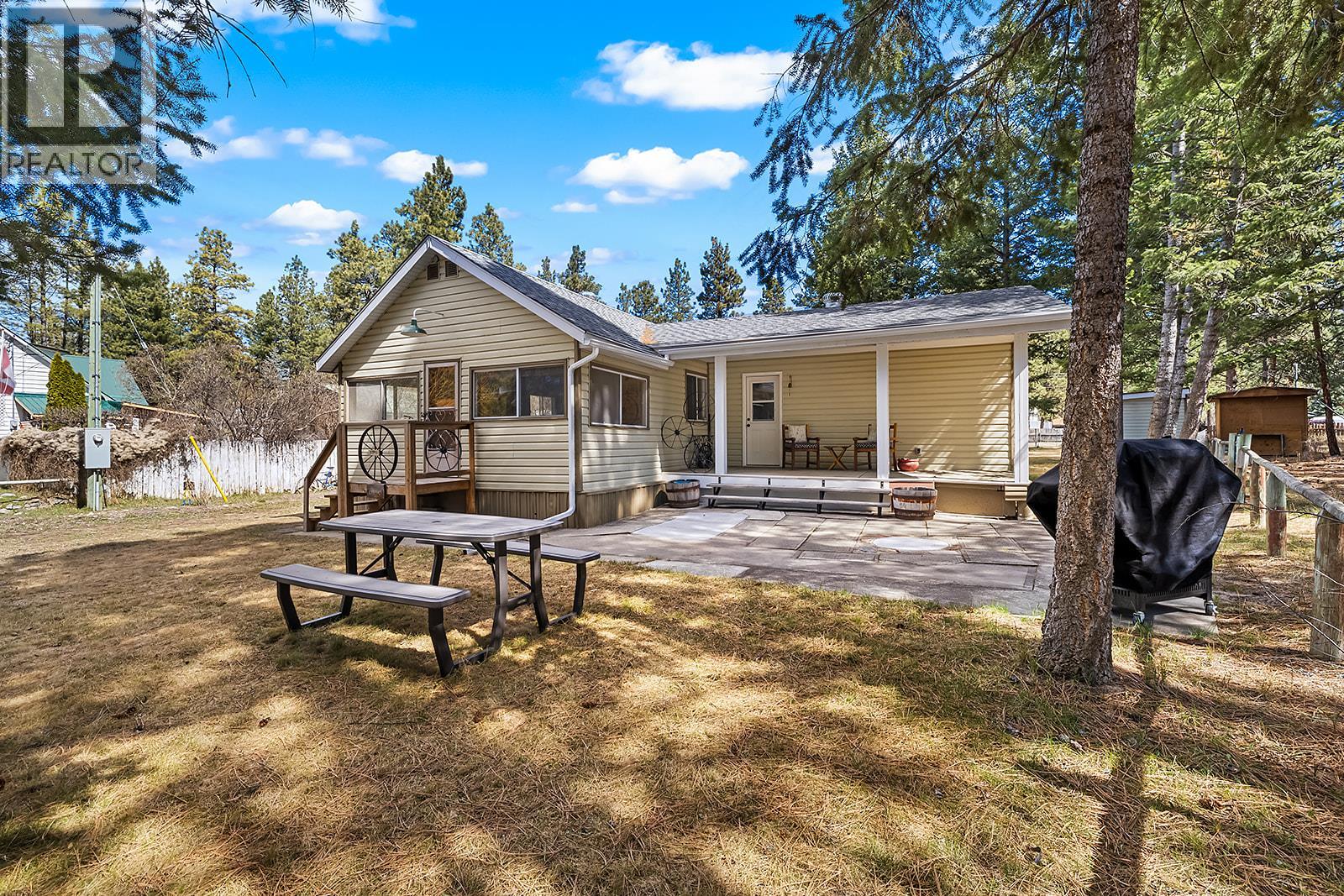 6318 Balsam Road, Wasa, British Columbia  V0B 2K0 - Photo 5 - 10382720