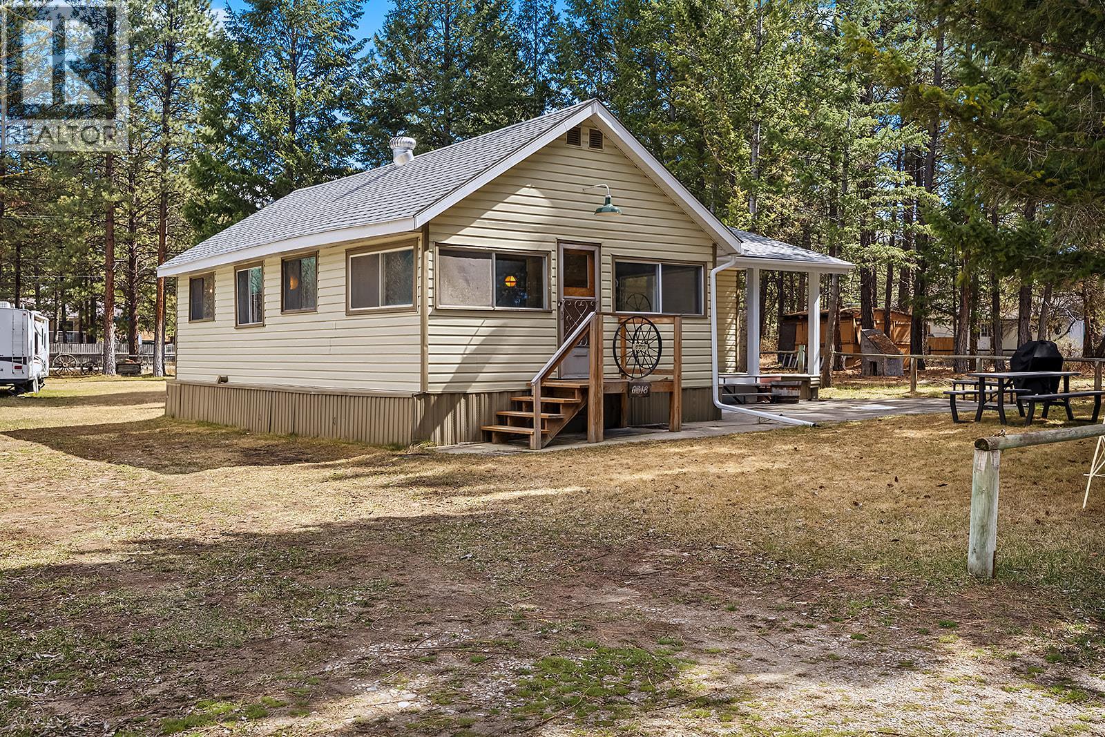 6318 Balsam Road, Wasa, British Columbia  V0B 2K0 - Photo 2 - 10382720