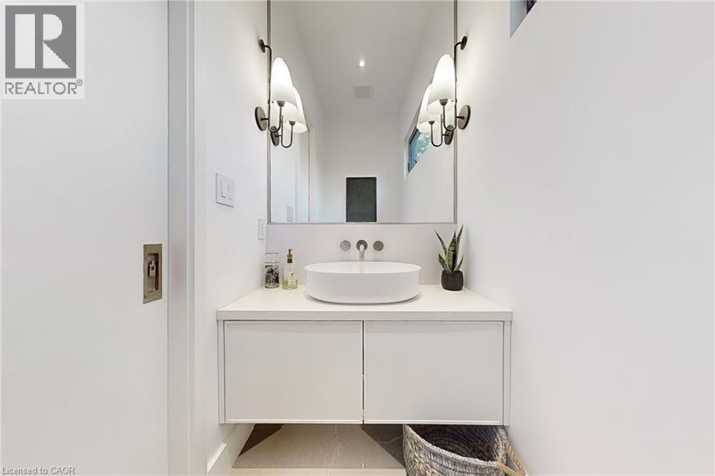 977 Gorton Avenue, Burlington, Ontario  L7T 1S6 - Photo 5 - 40820599