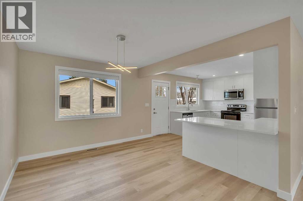 221 Madeira Crescent NE, Calgary, Alberta  T2A 4N3 - Photo 9 - A2300320