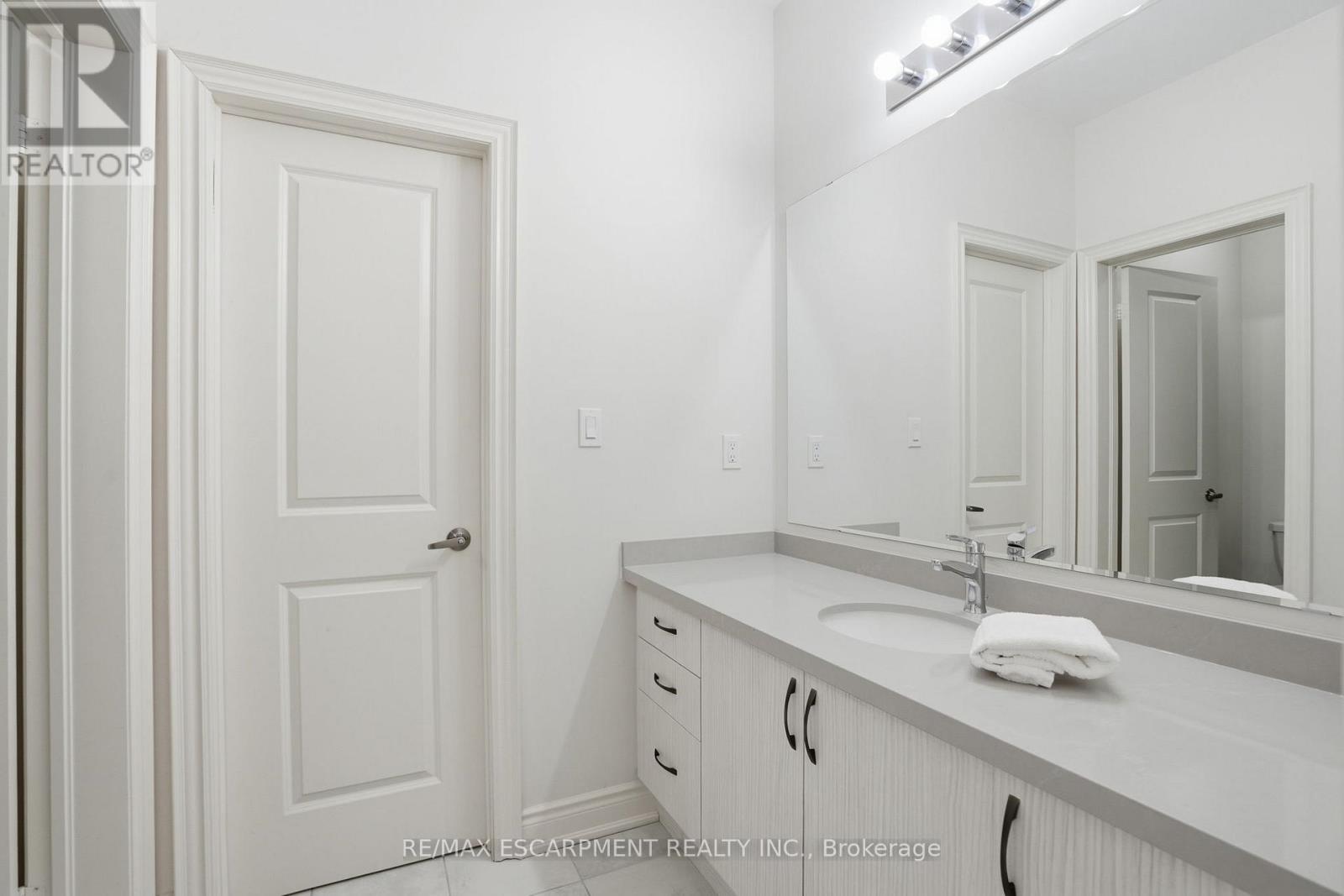 7 Grierson Trail, Hamilton, Ontario L8B 1Z7 - Photo 42 - X12897270