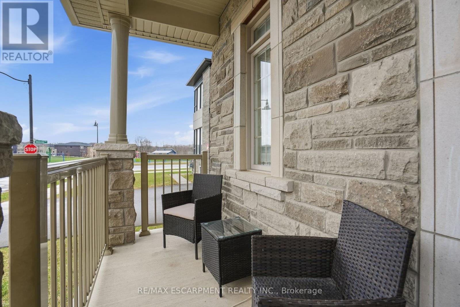 7 Grierson Trail, Hamilton, Ontario L8B 1Z7 - Photo 4 - X12897270