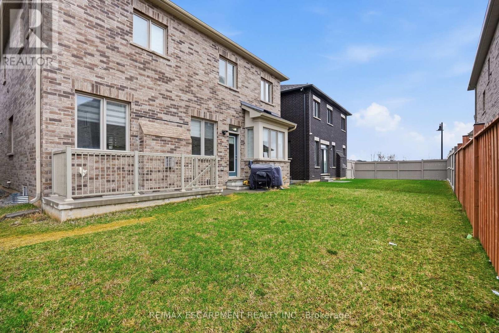 7 Grierson Trail, Hamilton, Ontario L8B 1Z7 - Photo 50 - X12897270