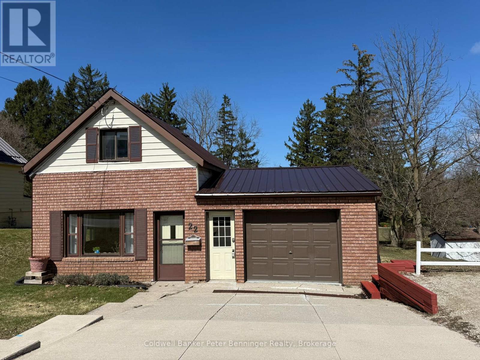 22 MCGIVERN STREET, Brockton, Ontario