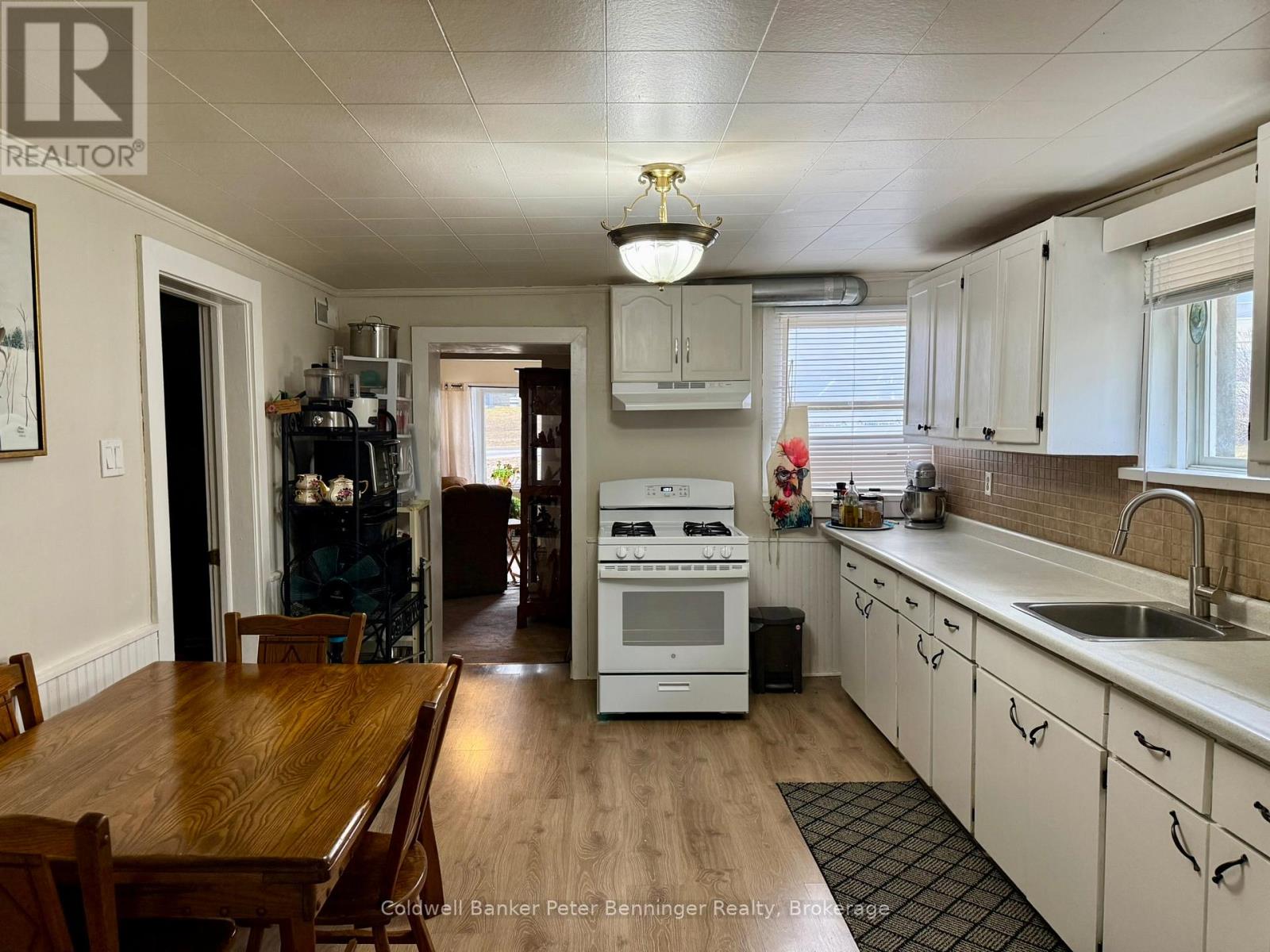 22 Mcgivern Street, Brockton, Ontario  N0G 2V0 - Photo 10 - X12929140