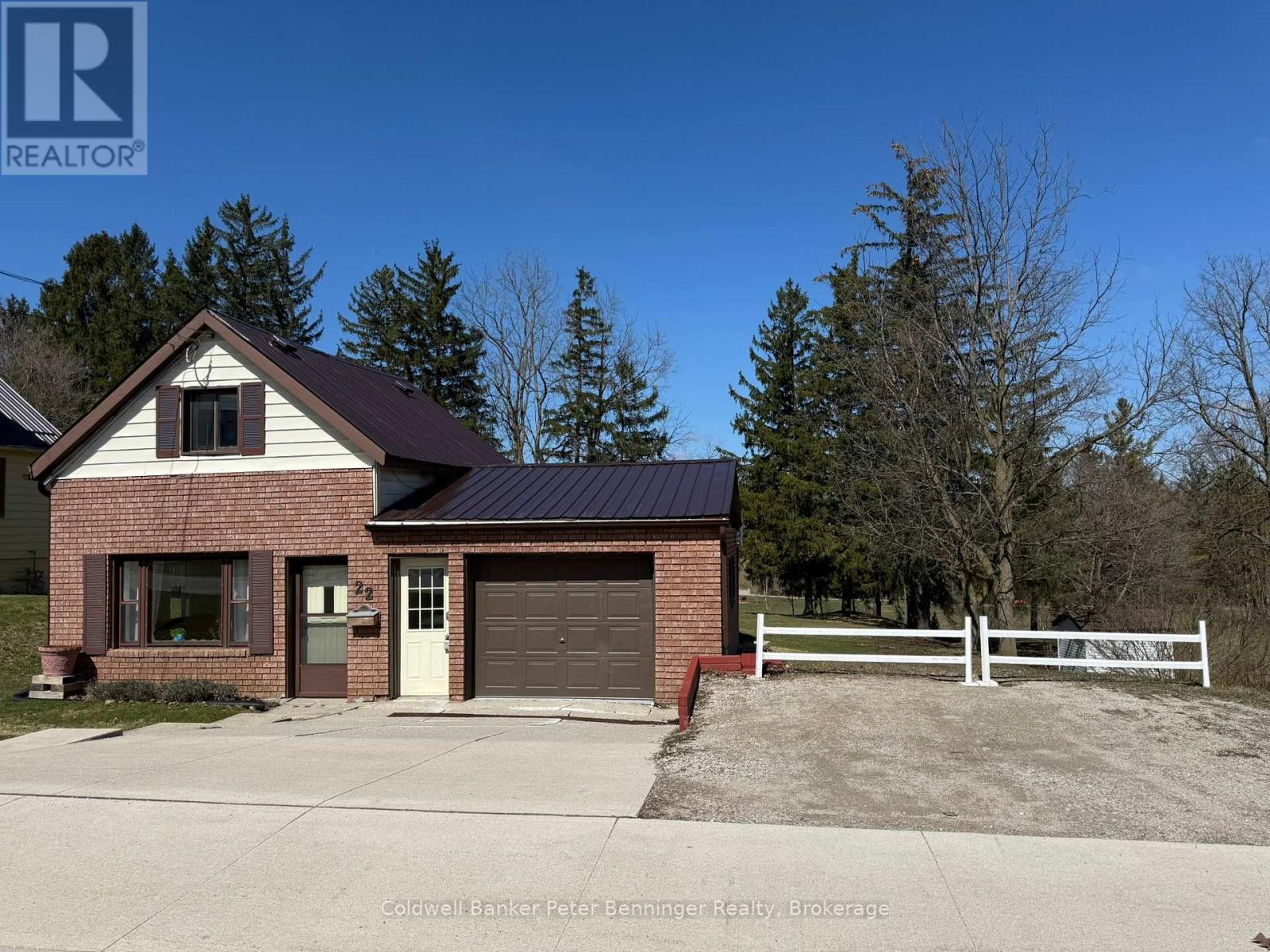 22 Mcgivern Street, Brockton, Ontario  N0G 2V0 - Photo 2 - X12929140