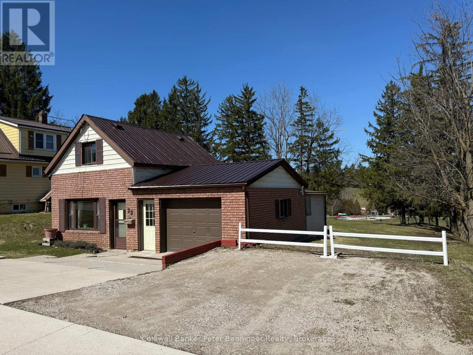 22 Mcgivern Street, Brockton, Ontario  N0G 2V0 - Photo 5 - X12929140