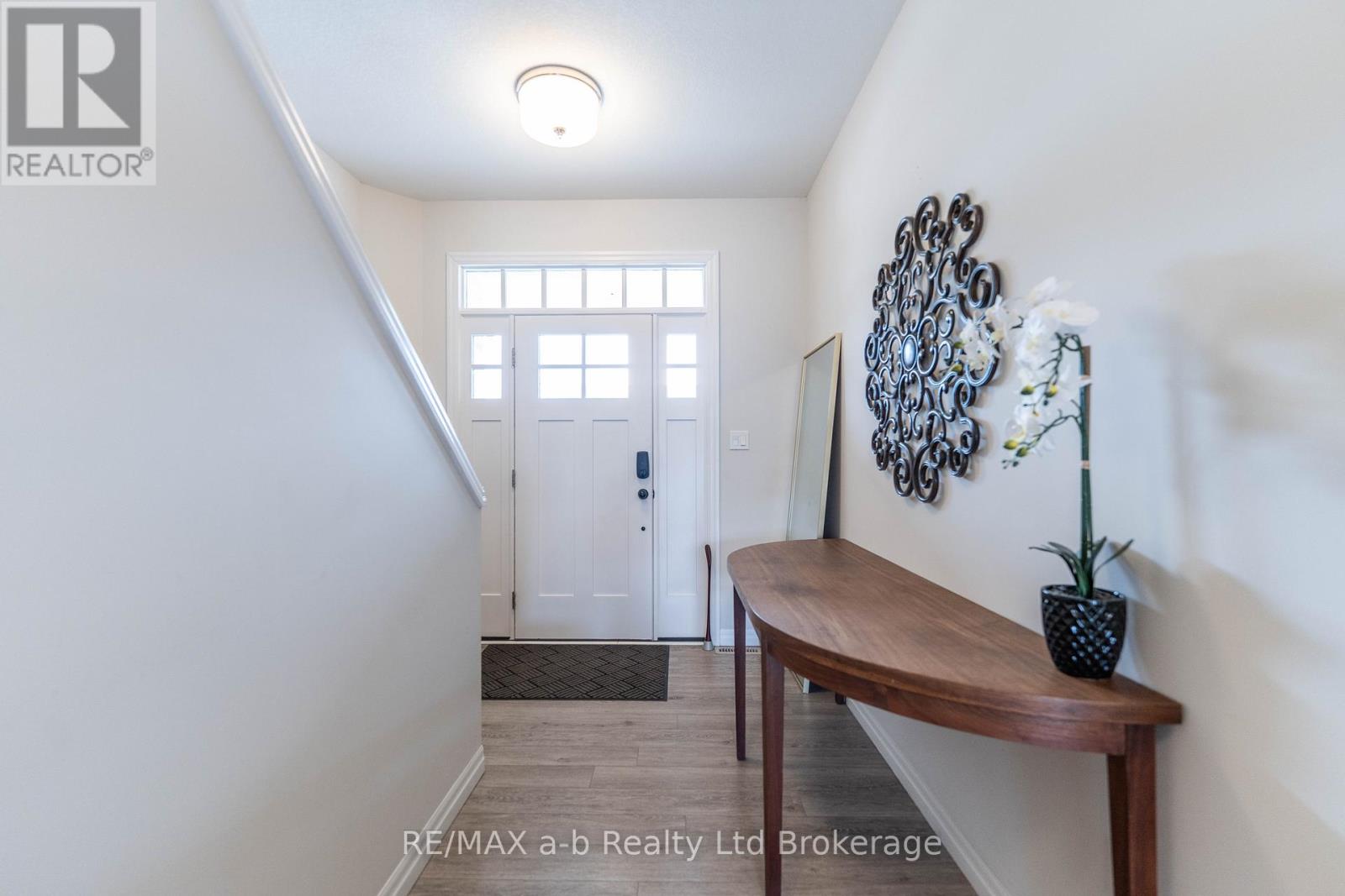 19 Huntley Avenue, Tillsonburg, Ontario  N4G 0J3 - Photo 4 - X12995876