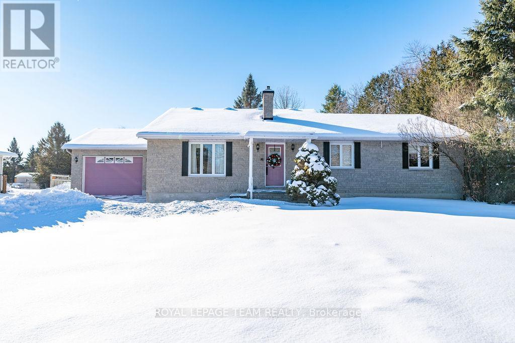 591 Bellamy Road, Mcnab/braeside, Ontario  K0A 2X0 - Photo 2 - X12662236