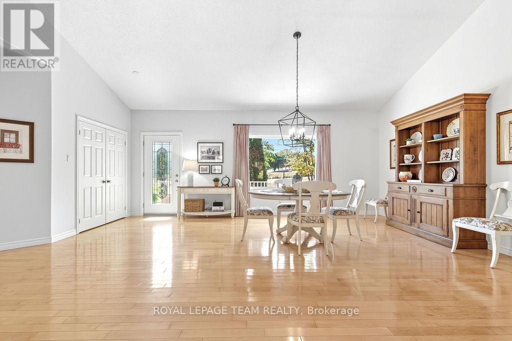 698 Barryvale Road, Greater Madawaska, Ontario K0J 1H0 - Photo 12 - X12666028