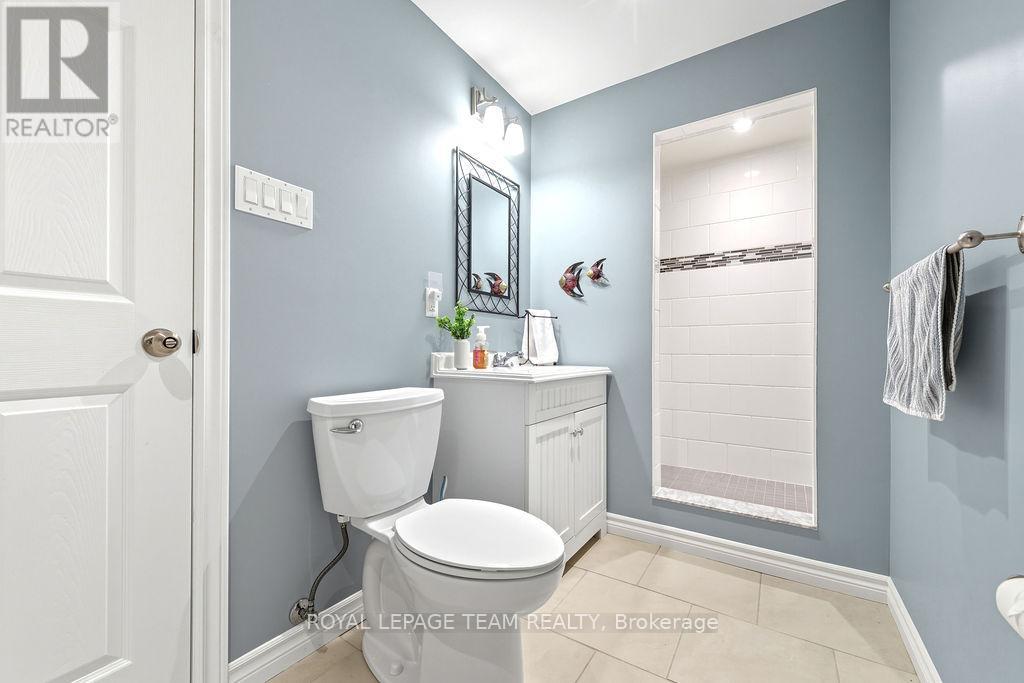 698 Barryvale Road, Greater Madawaska, Ontario K0J 1H0 - Photo 42 - X12666028