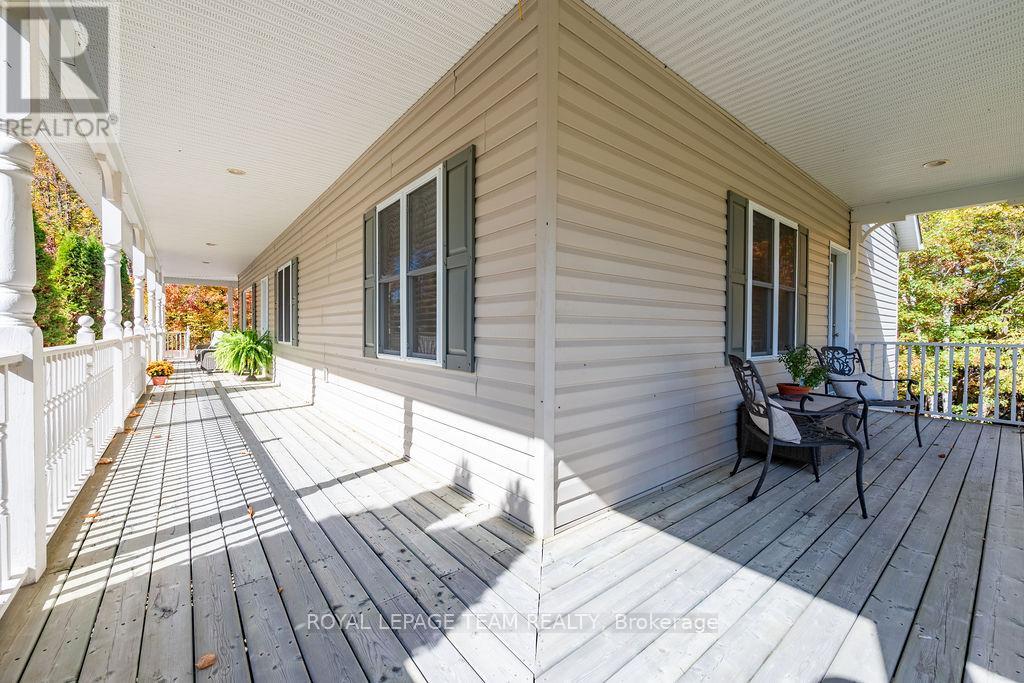 698 Barryvale Road, Greater Madawaska, Ontario K0J 1H0 - Photo 4 - X12666028