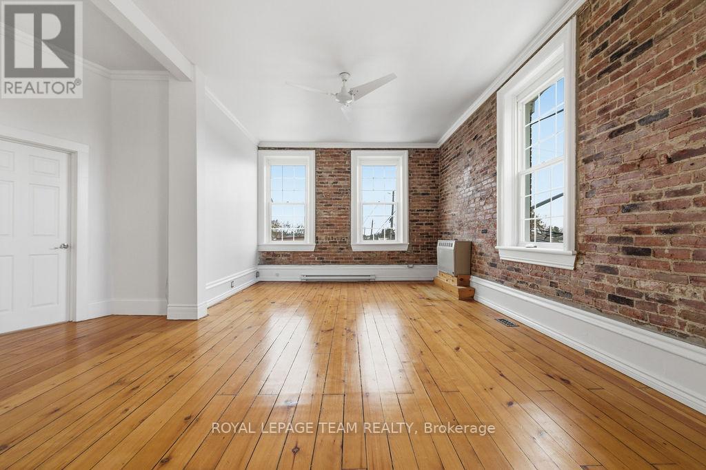 4 Elgin Street W, Arnprior, Ontario  K7S 1N3 - Photo 13 - X12809964