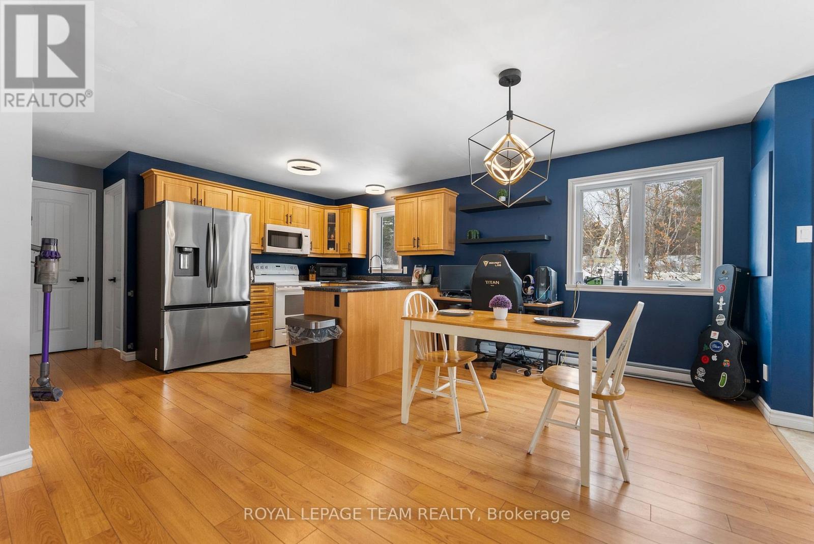 1086 Victory Lane, Frontenac, Ontario K0J 1H0 - Photo 5 - X12848526