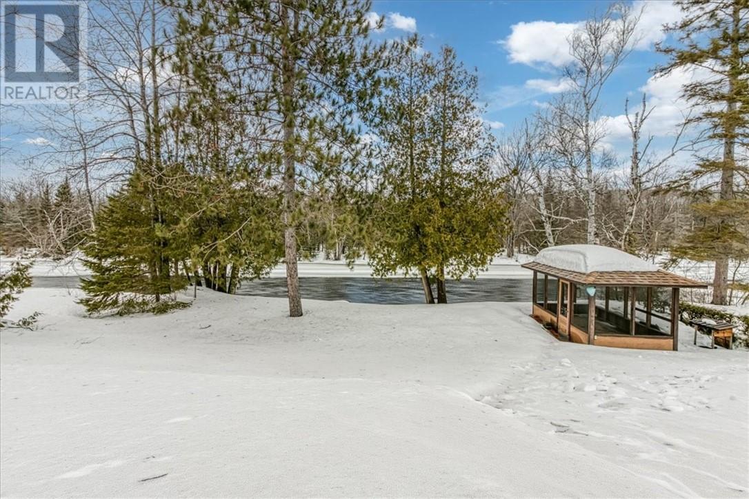 138 Riverside Drive W, Dowling, Ontario  P0M 1R0 - Photo 5 - 2127123