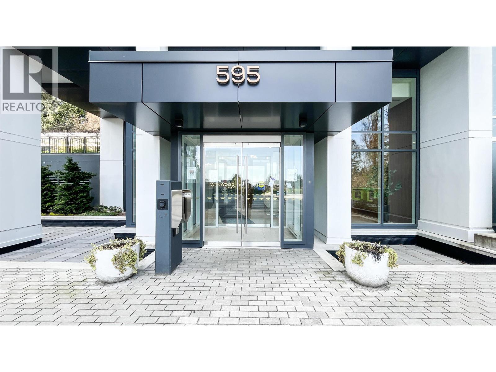 703 595 Austin Avenue, Coquitlam, British Columbia  V3K 0G7 - Photo 2 - R3110445